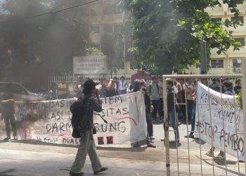 Mahasiswa UDA Tuntut Pengembalian Uang Kuliah dan Pembukaan Akses Kampus