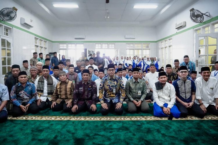 Rico Waas Dorong Masyarakat Jaga Keguyuban dan Kepedulian Lingkungan