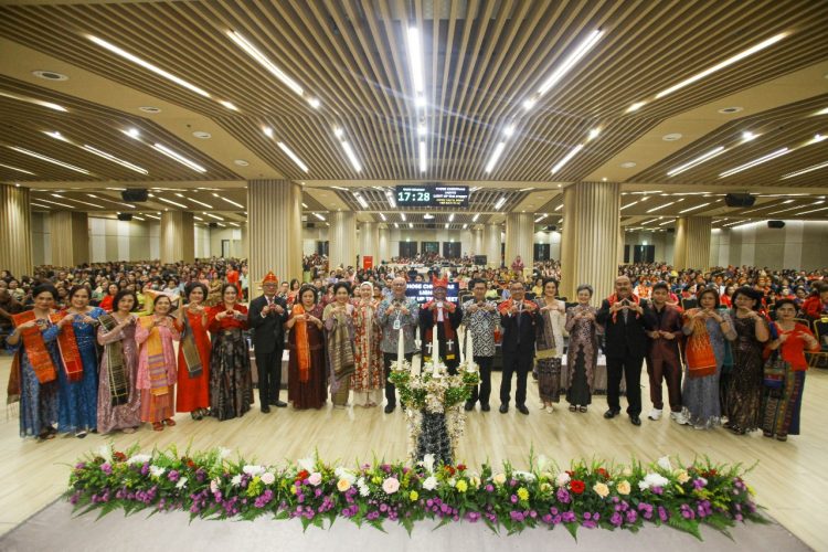 Balutan Budaya dan Iman Warnai Perayaan Natal BRK RSUP H Adam Malik 2025