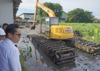Normalisasi Parit Gonggong, Rico Waas Optimis Genangan Air di Seputaran Simpang Kantor Dapat Teratasi