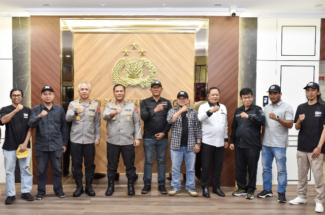 PFI Kepri Silaturahmi Ke Polda Kepri Jalin Silaturahmi Lewat Fotografi