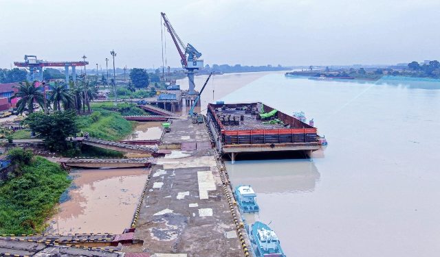PTP Nonpetikemas Cabang Jambi Perkuat Distribusi Semen melalui Pelabuhan Talang Duku