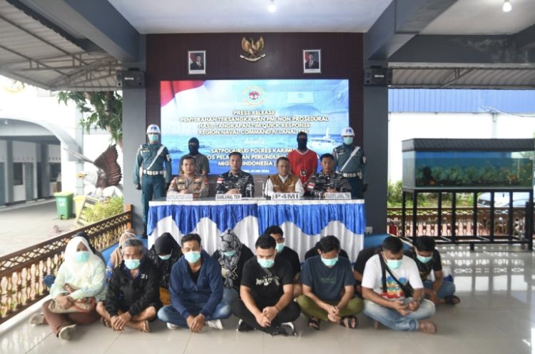 TNI AL Gagalkan Penyelundupan PMI Non Prosedural di Perairan Karimun