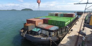Terminal Kijing Resmi Layani Petikemas Perdana, Perkuat Konektivitas Logistik Kalimantan Barat