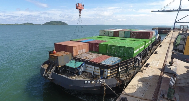 Terminal Kijing Resmi Layani Petikemas Perdana, Perkuat Konektivitas Logistik Kalimantan Barat