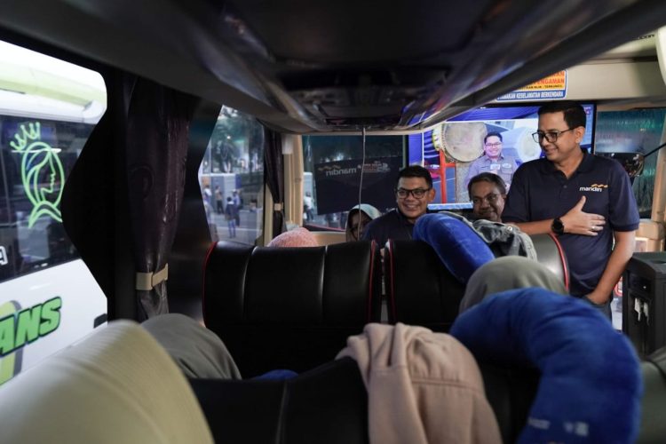 Berbagi Kebaikan, Bank Mandiri Lepas 10.000 Pemudik, Fasilitasi 215 Bus ke Jawa dan Sumatera